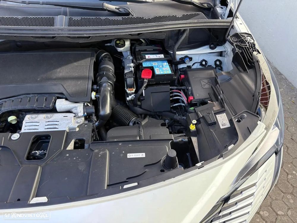 Peugeot 5008 1.2 PureTech Allure EAT8 - 20