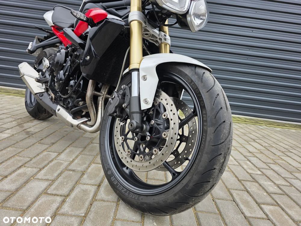 Triumph Street Triple - 13