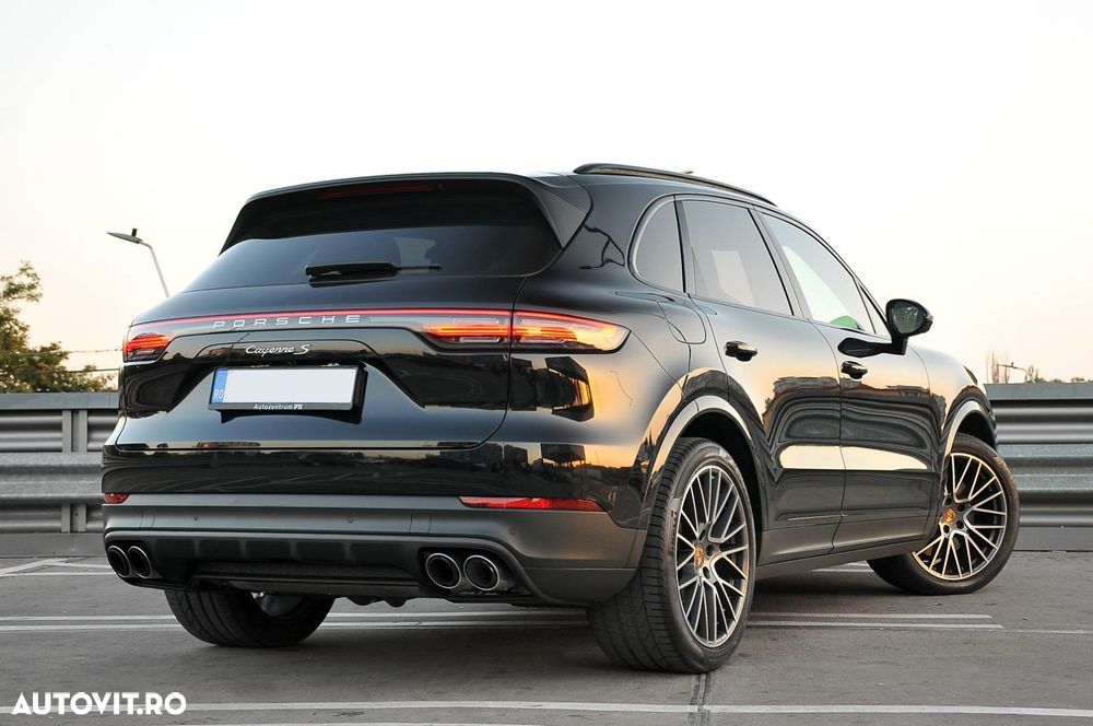 Porsche Cayenne - 4