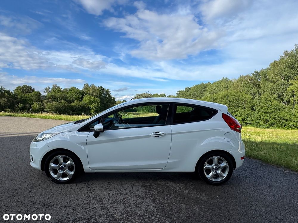 Ford Fiesta - 32