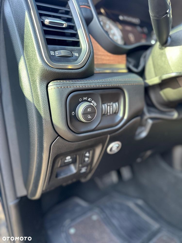 RAM 1500 5.7 Crew Cab Longhorn - 22