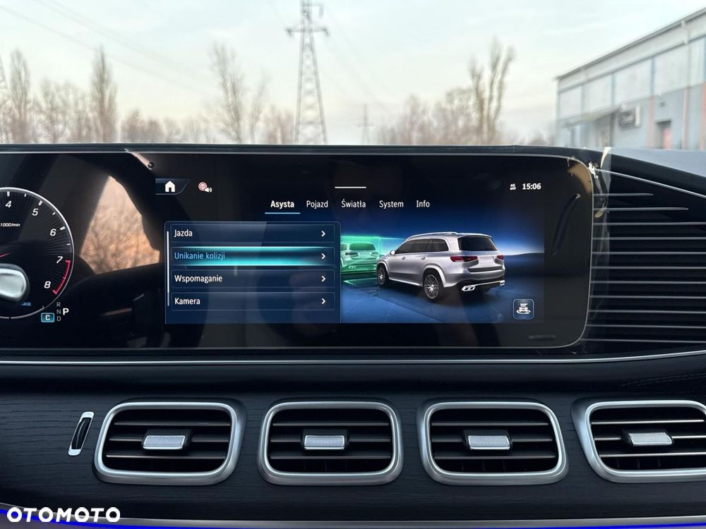 Mercedes-Benz GLS - 28