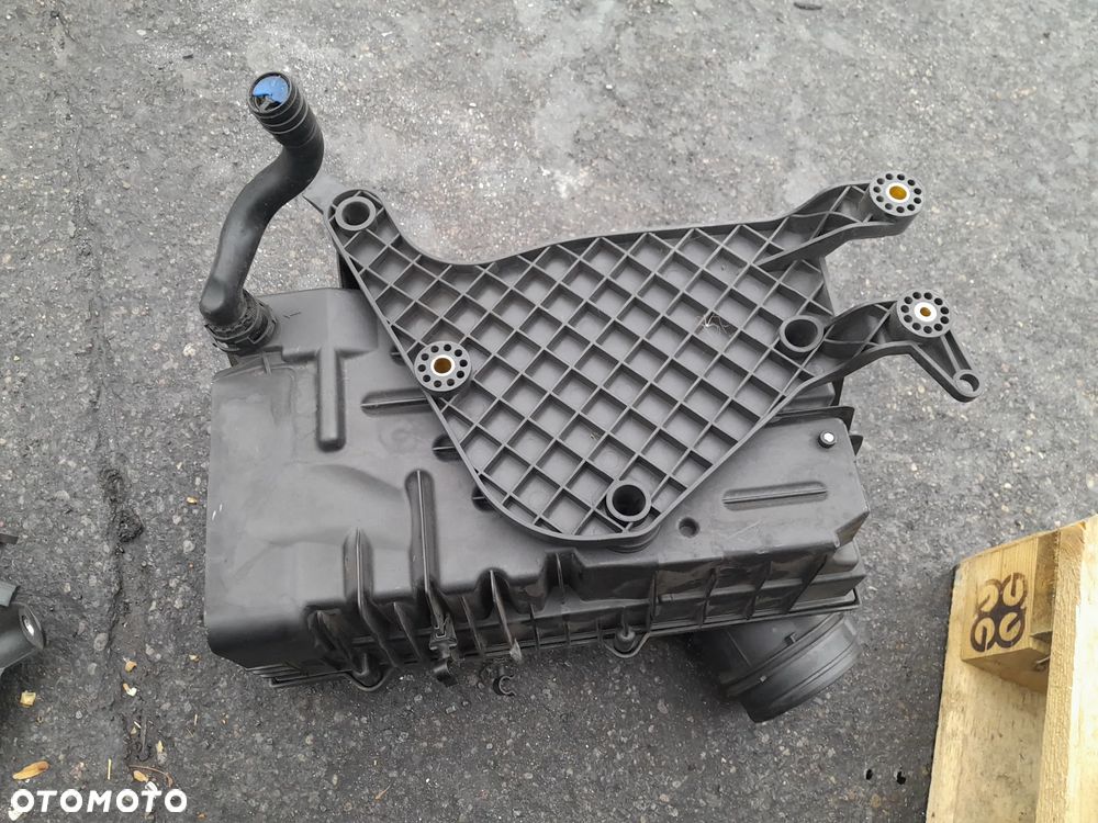 Obudowa filtra powietrza z przepływomierzem Volkswagen Tiguan II 2 4x4 !! R-Line 3Q0129607 - 4