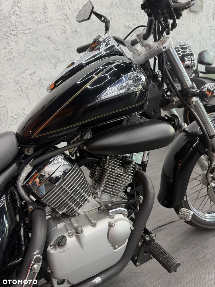 Suzuki Intruder - 8