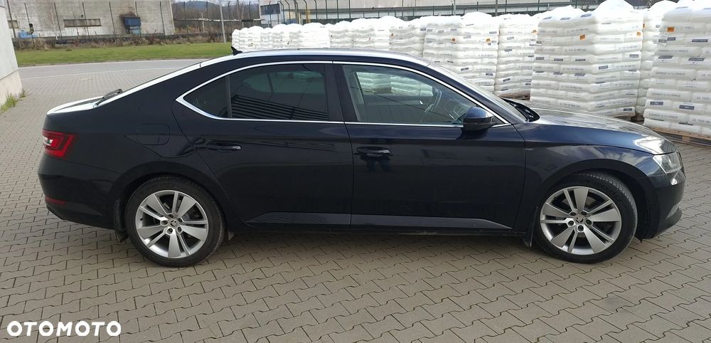 Skoda Superb 2.0 TDI Style - 9