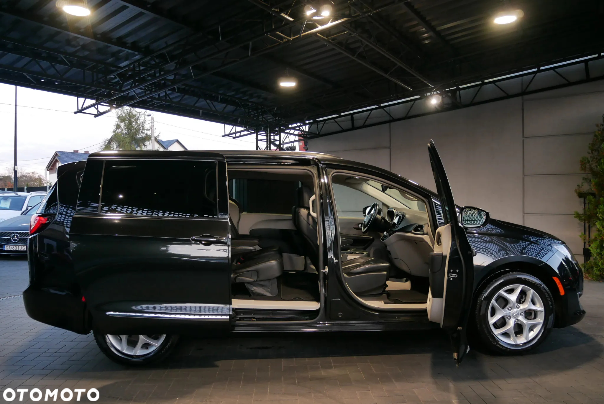 Chrysler Pacifica - 7