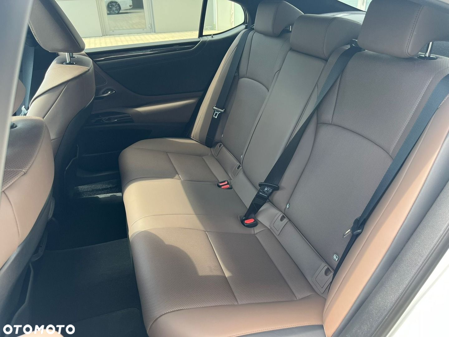 Lexus ES - 8