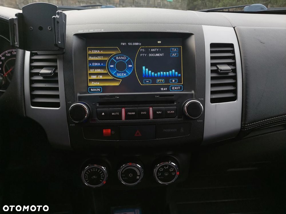 Mitsubishi Outlander 2.0 DID Instyle NAVI - 22