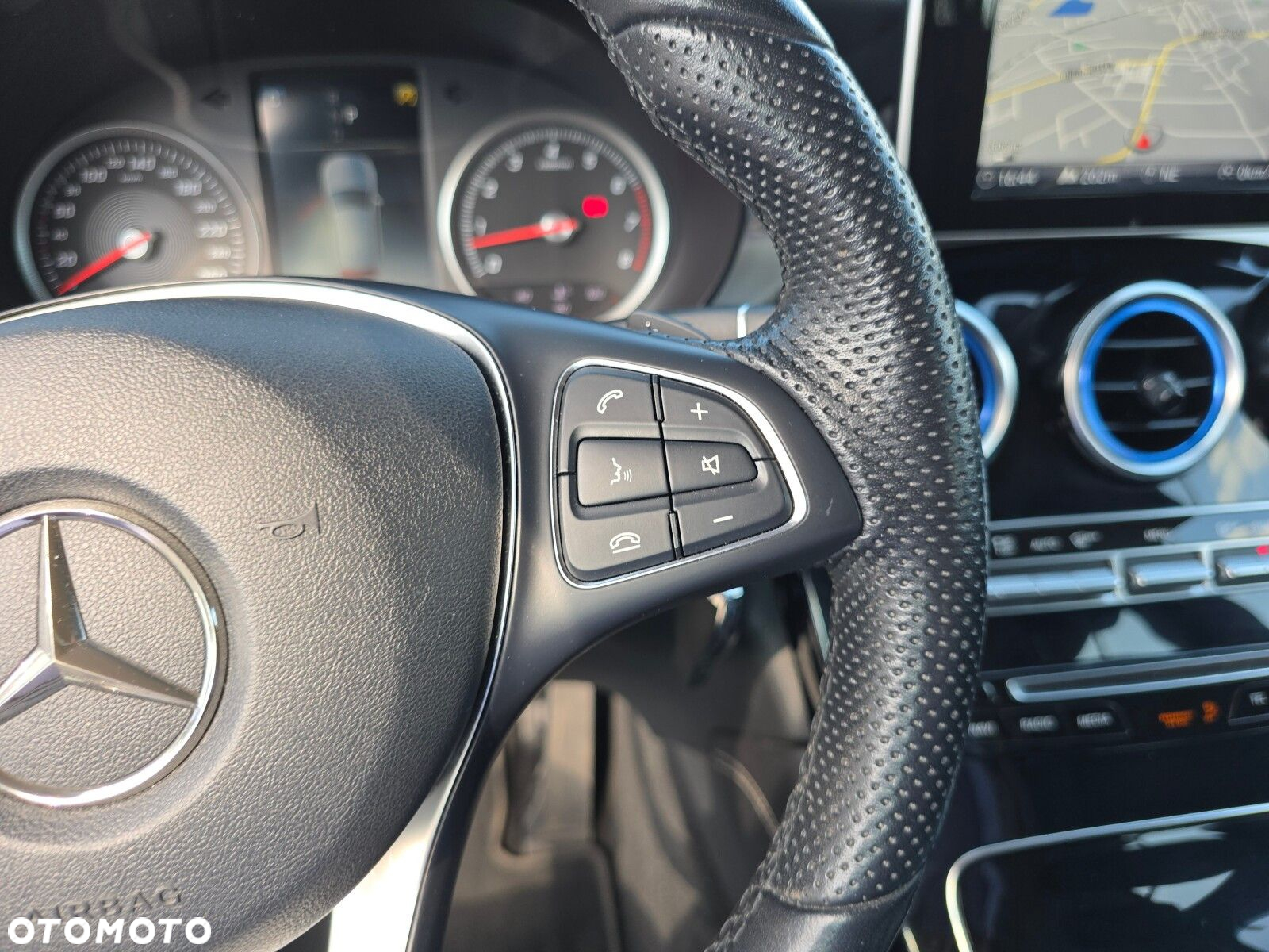 Mercedes-Benz GLC - 15