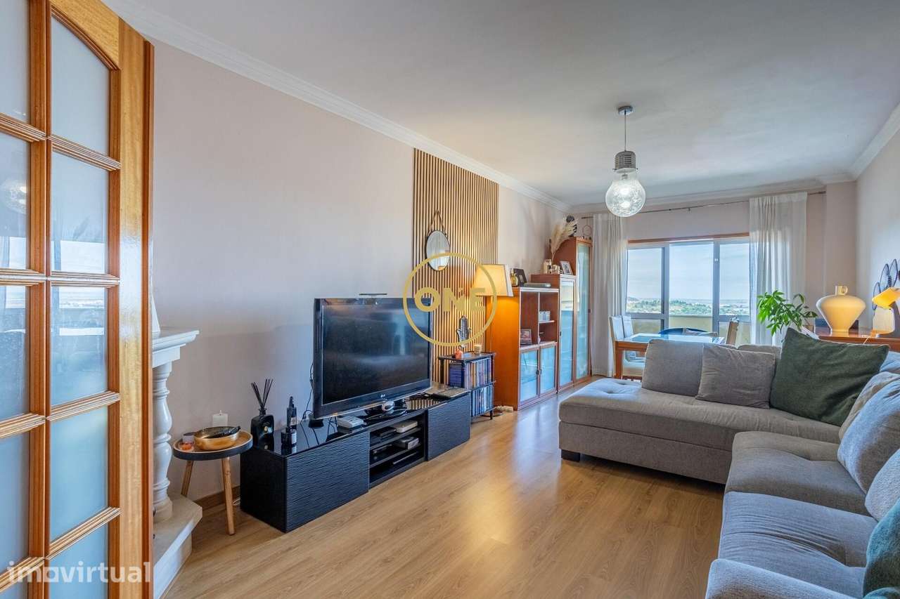 Apartamento T3 com suite, box para dois carros e vista rio | Quinta da - Grande imagem: 4/34