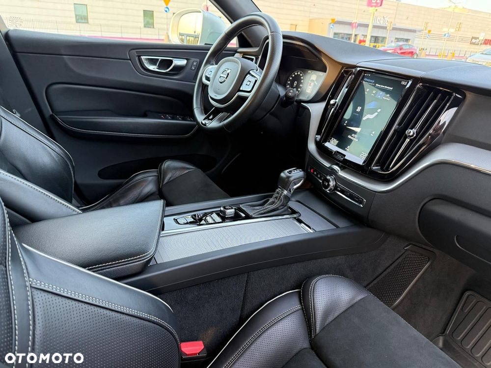 Volvo XC 60 D4 R-Design - 15
