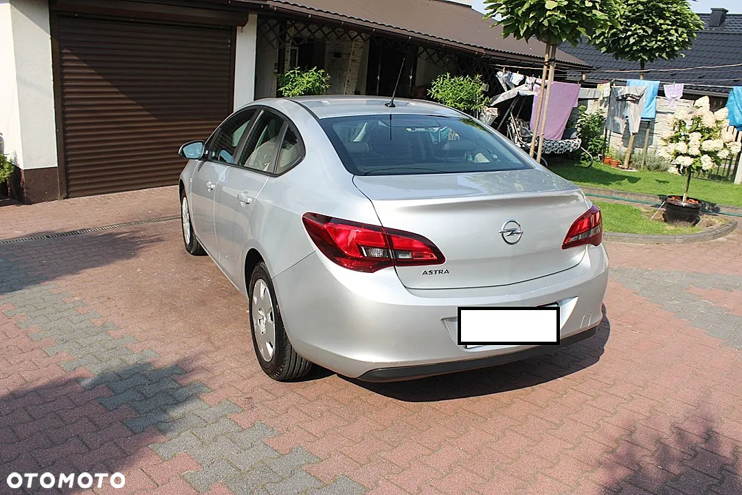 Opel Astra IV 1.6 Cosmo - 8