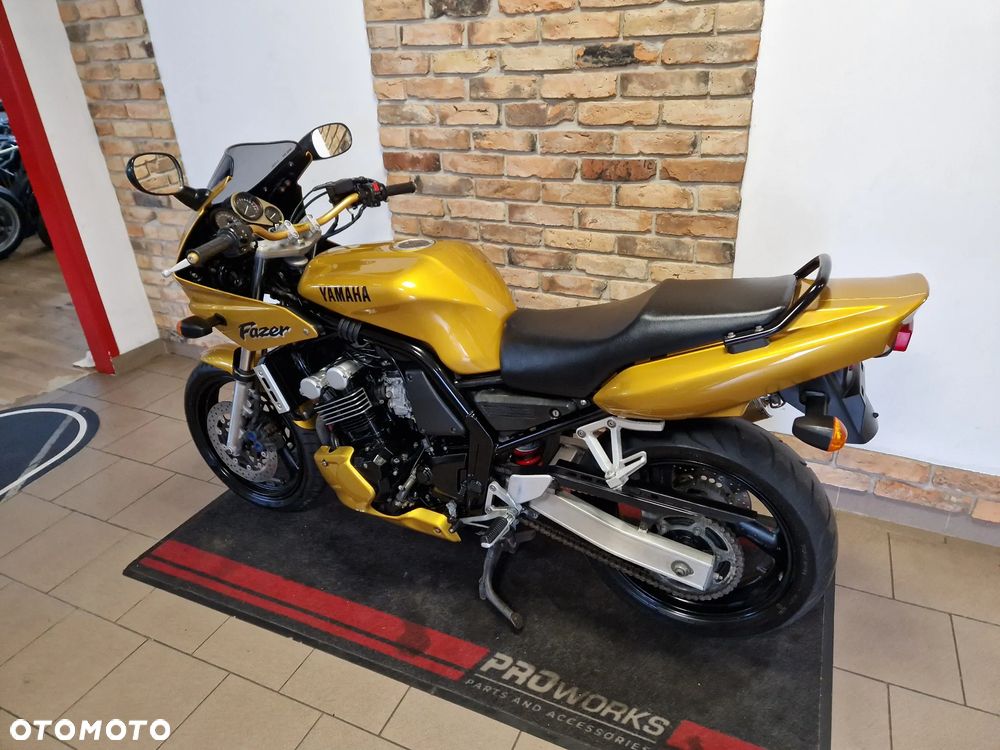 Yamaha FZS - 8
