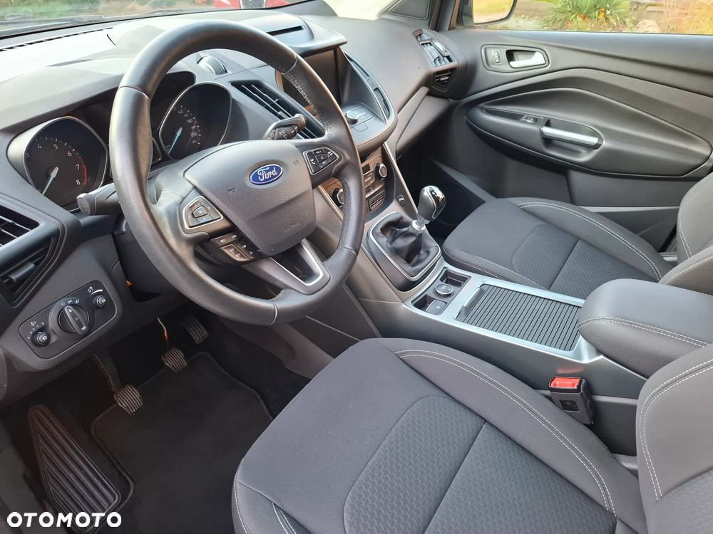 Ford Kuga 1.5 EcoBoost 2x4 Business Edition - 13