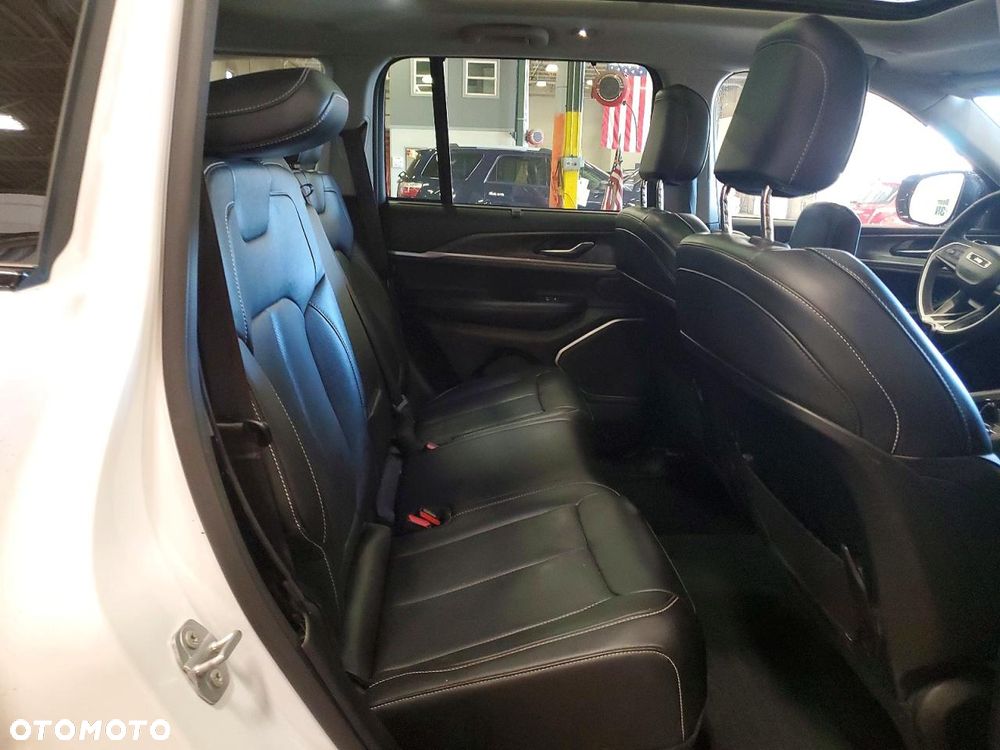 Jeep Grand Cherokee - 10