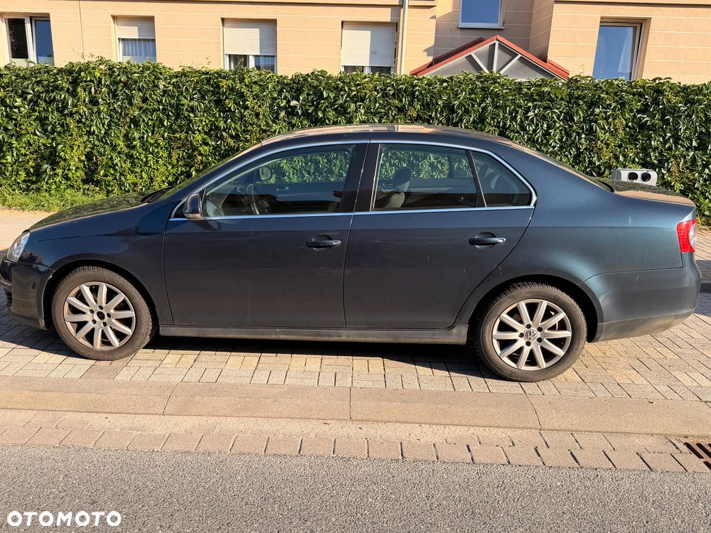 Volkswagen Jetta 1.9 TDI Comfortline - 6
