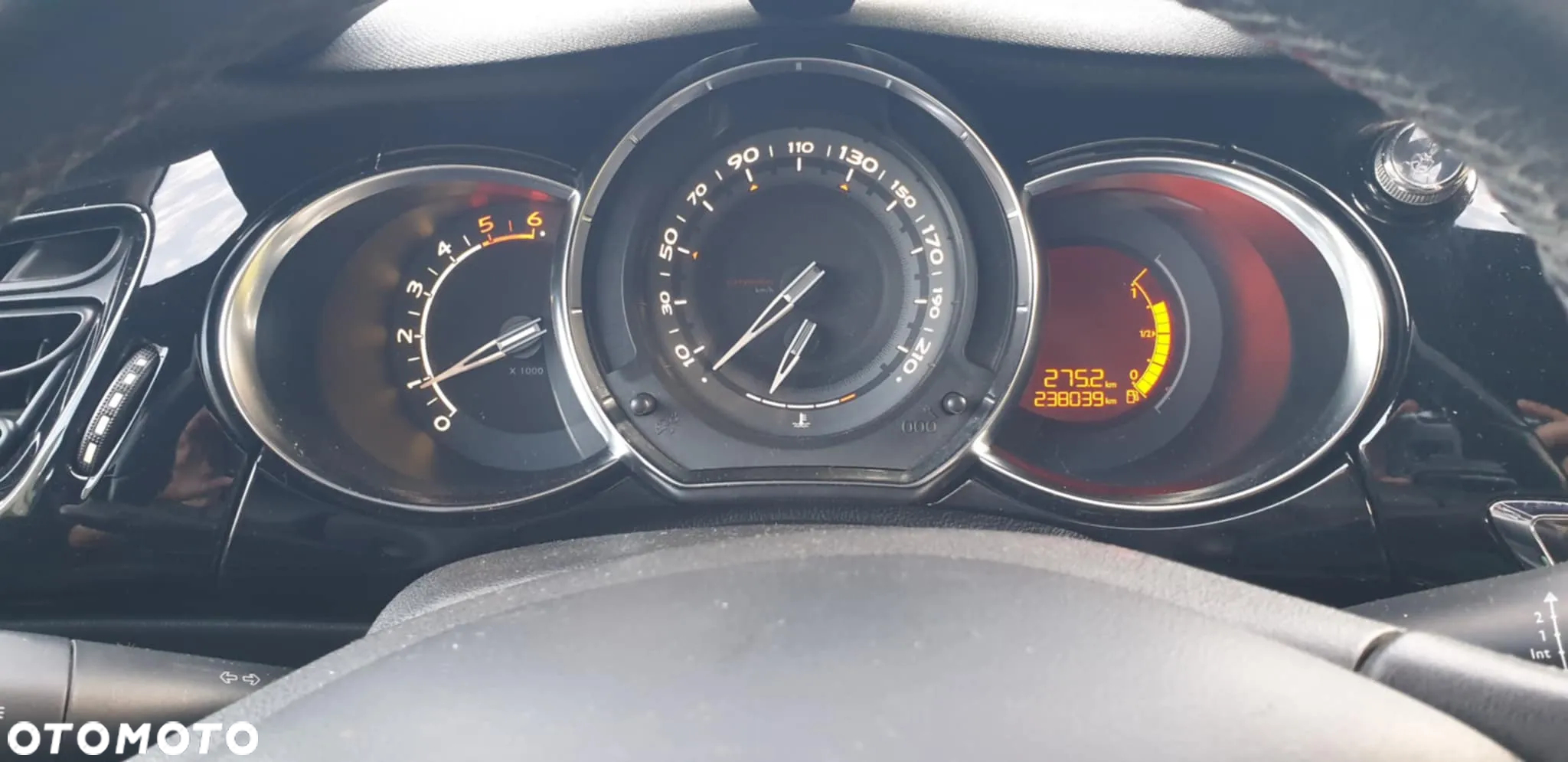 Citroën DS3 1.6 HDi SoChic - 6