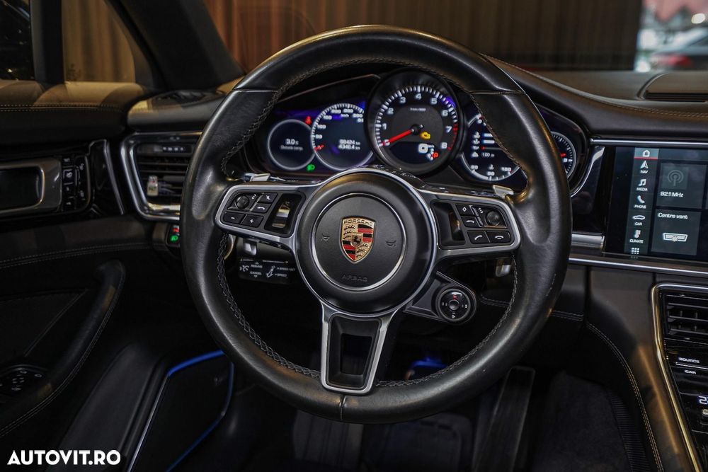 Porsche Panamera - 25