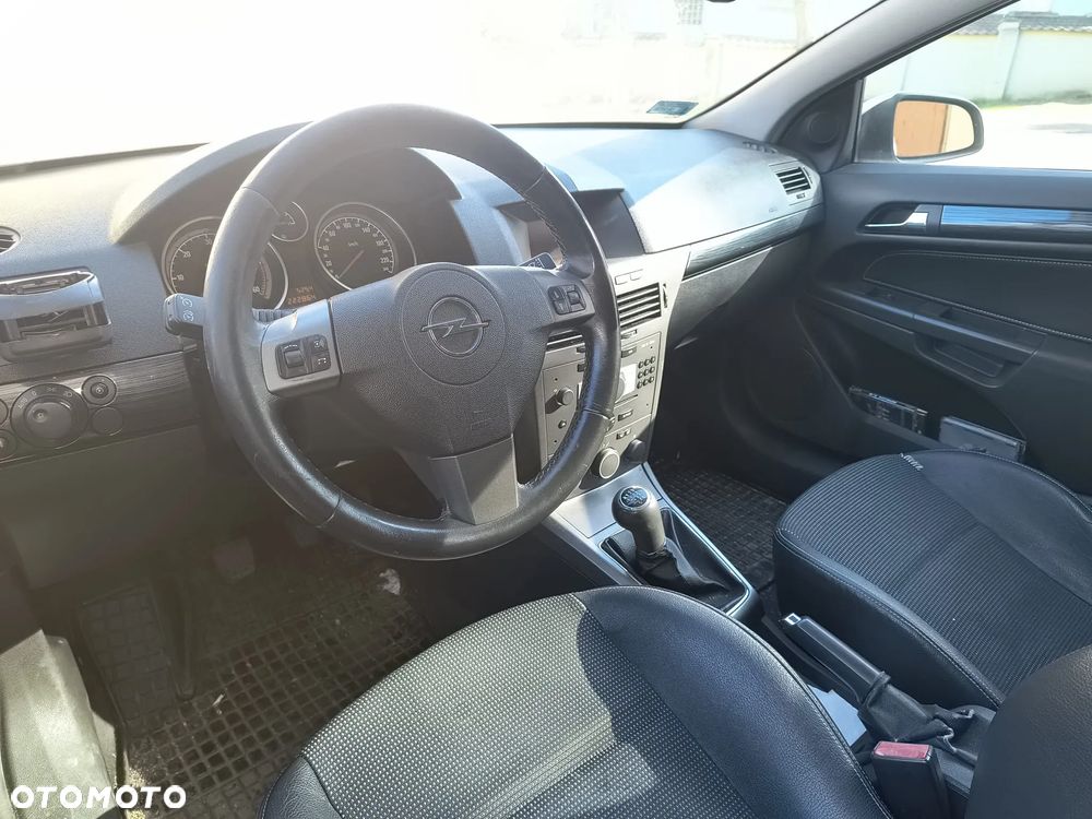 Opel Astra 1.9 CDTI Sport - 2