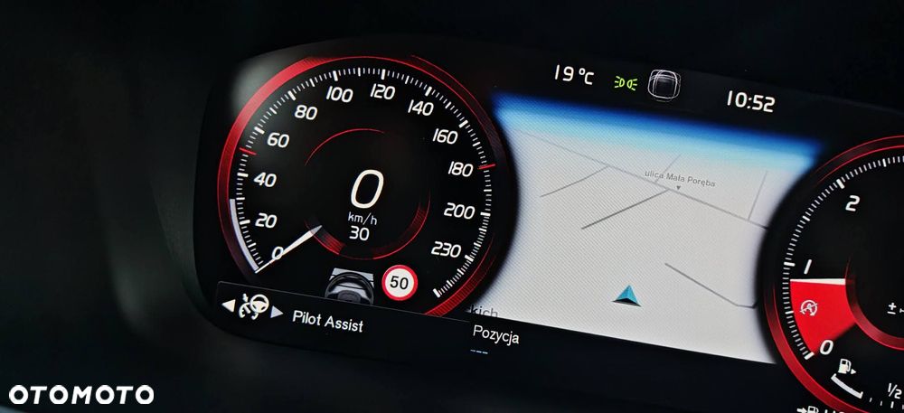 Volvo V60 D4 AWD R-Design - 26