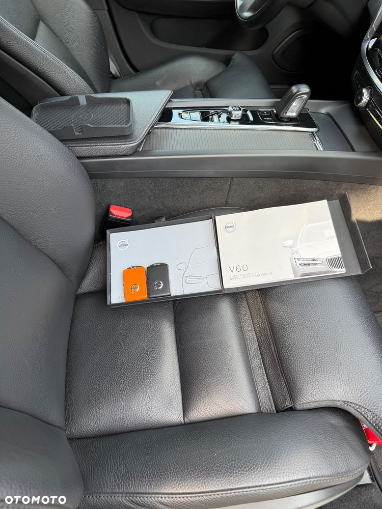 Volvo V60 B4 D Geartronic Momentum Pro - 24