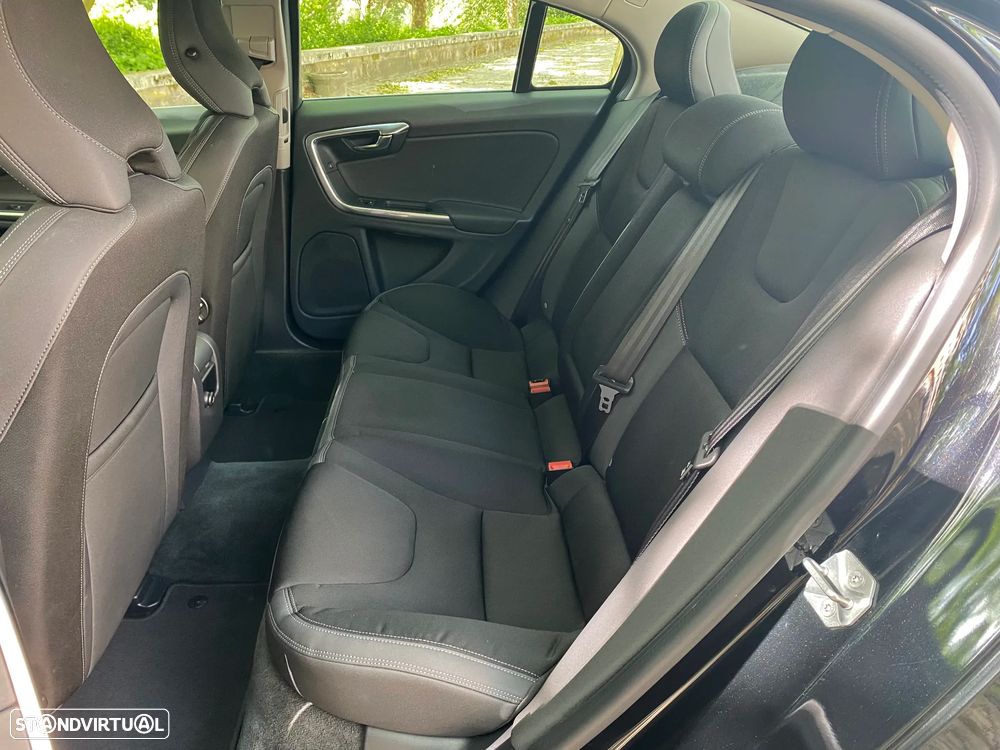 Volvo S60 1.6 D2 Momentum Eco - 8