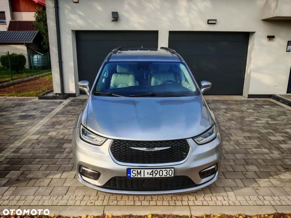 Chrysler Pacifica - 12