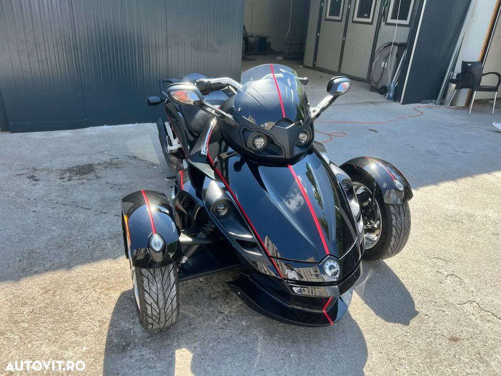 Can-Am Spyder - 3