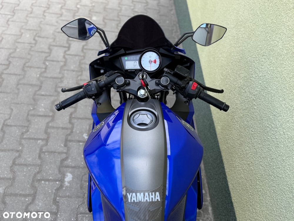 Yamaha YZF - 37