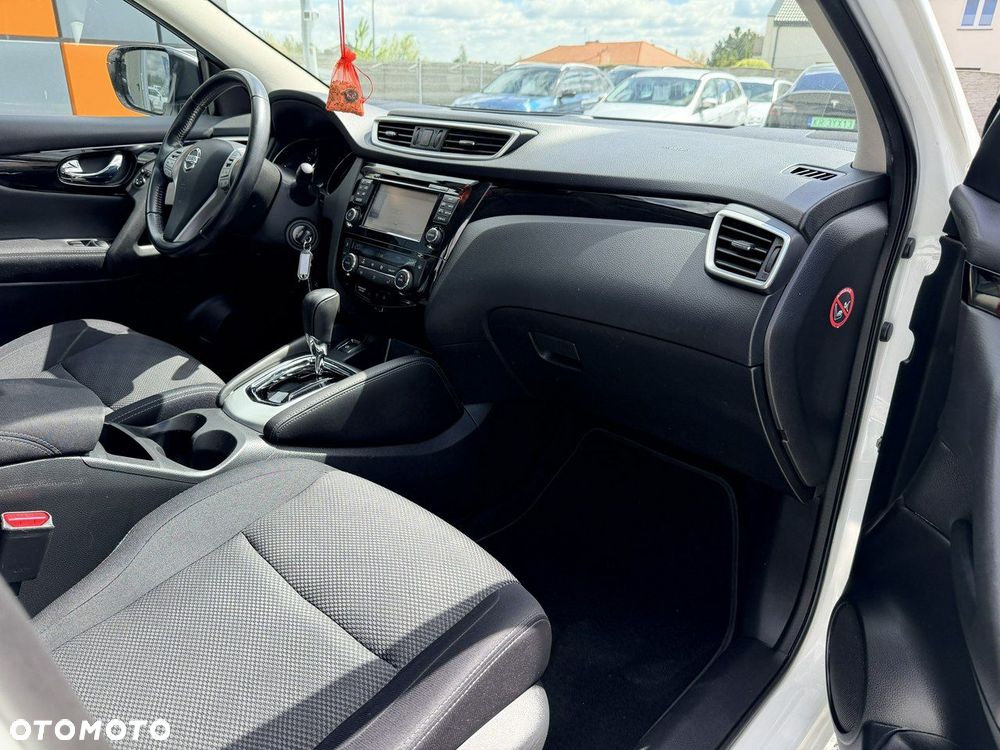 Nissan Qashqai 1.2 DIG-T N-Connecta Xtronic EU6 - 11