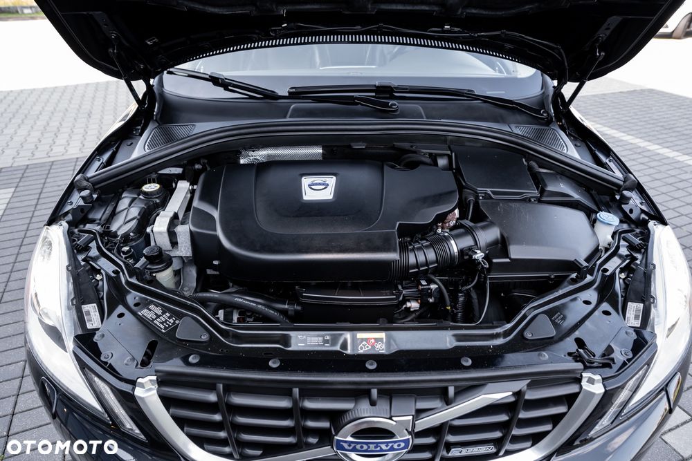 Volvo XC 60 D4 AWD Geartronic RDesign - 29