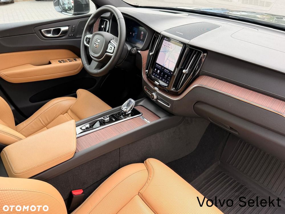 Volvo XC 60 T8 Plug-In Hybrid AWD Ultra Bright - 16