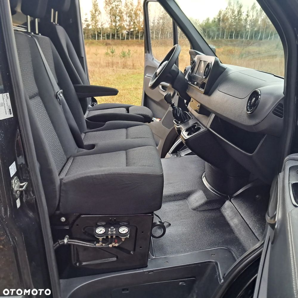Mercedes-Benz Sprinter - 17