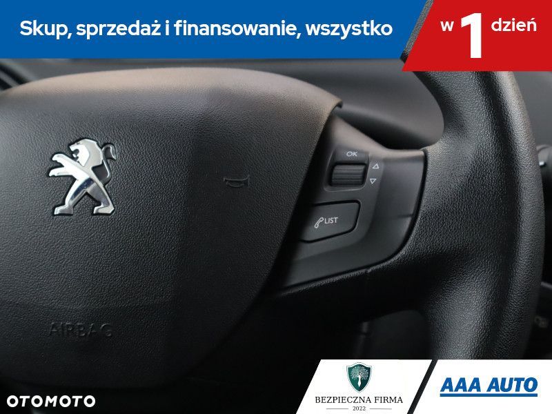 Peugeot 208 - 18