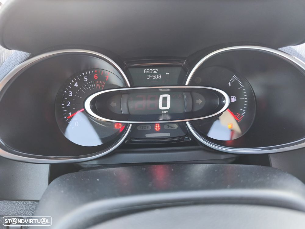 Renault Clio Sport Tourer 0.9 TCe GT Line - 24