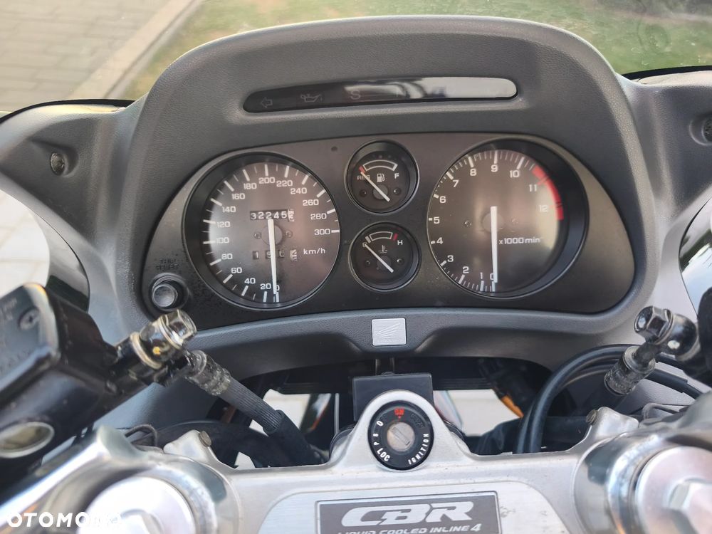 Honda CBR - 29