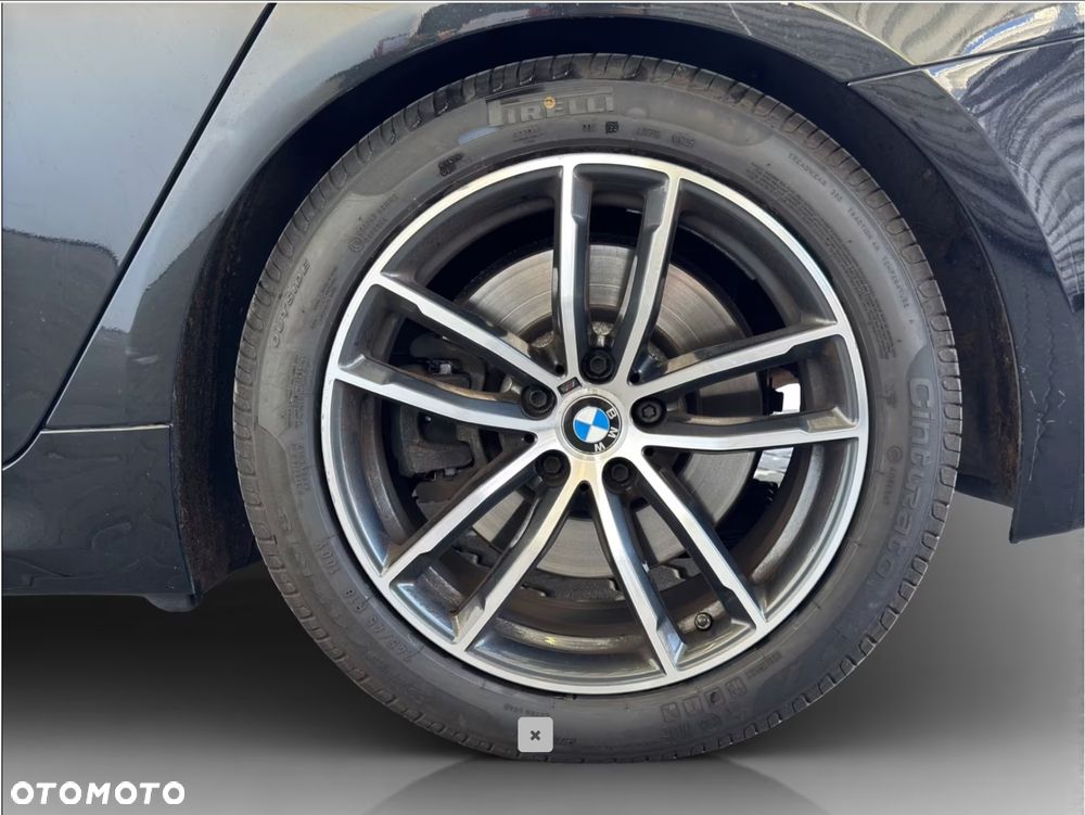 BMW Seria 5 540i xDrive - 9