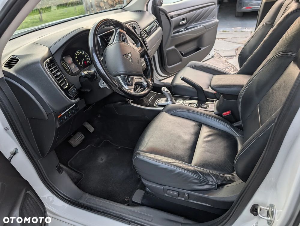 Mitsubishi Outlander 2.0 4WD Plus - 8