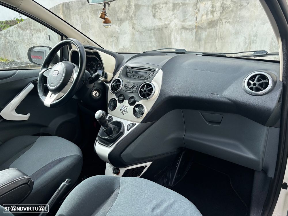 Ford KA 1.2 Titanium X - 24