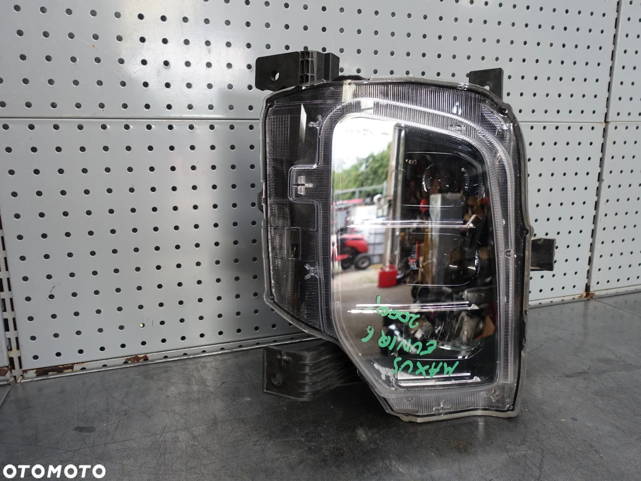Maxus Euniq 6 Lampa Lewa Przednia W Zderzak - 2