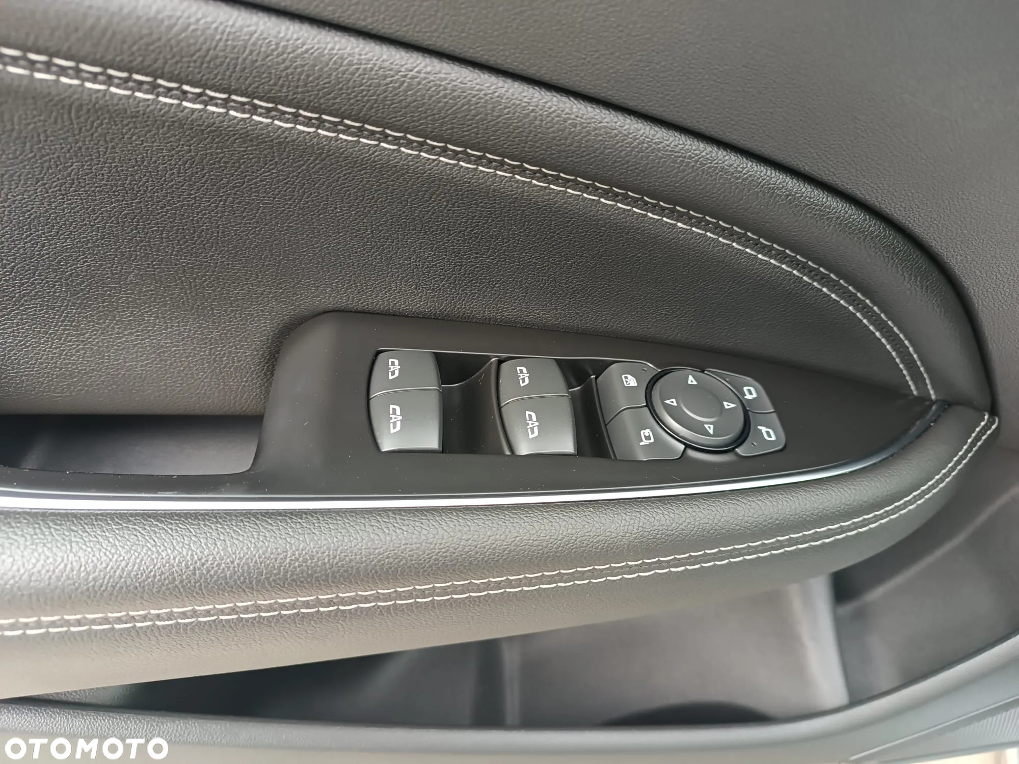 Opel Insignia 2.0 CDTI Cosmo S&S - 26