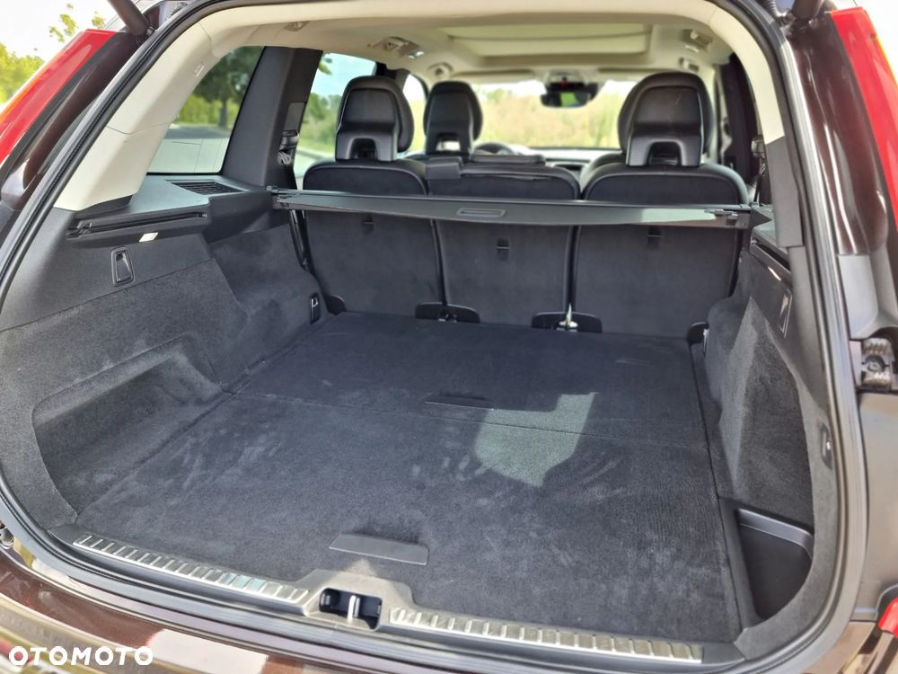 Volvo XC 90 B5 D AWD Geartronic Momentum Pro - 17