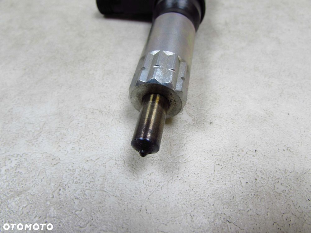 ISUZU NPR NQR NKR 5.2 D 4HK1 WTRYSK WTRYSKIWACZ PALIWA DENSO 6363 - 3