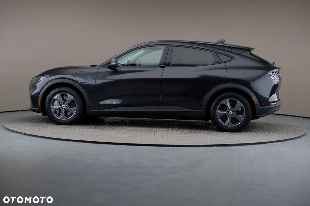 Ford Mustang Mach-E - 4