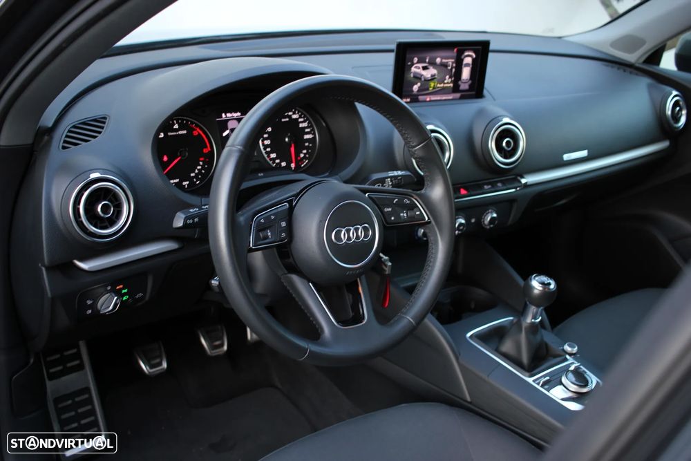 Audi A3 Sportback 1.6 TDI Design - 9