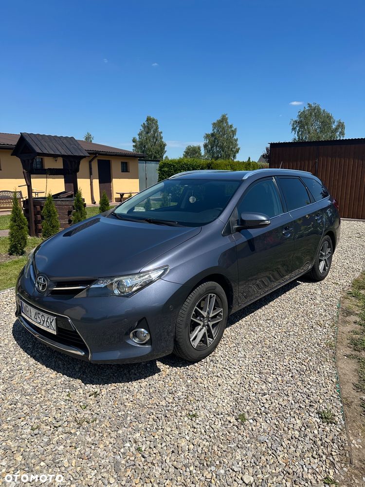 Toyota Auris 1.6 Premium Comfort - 1