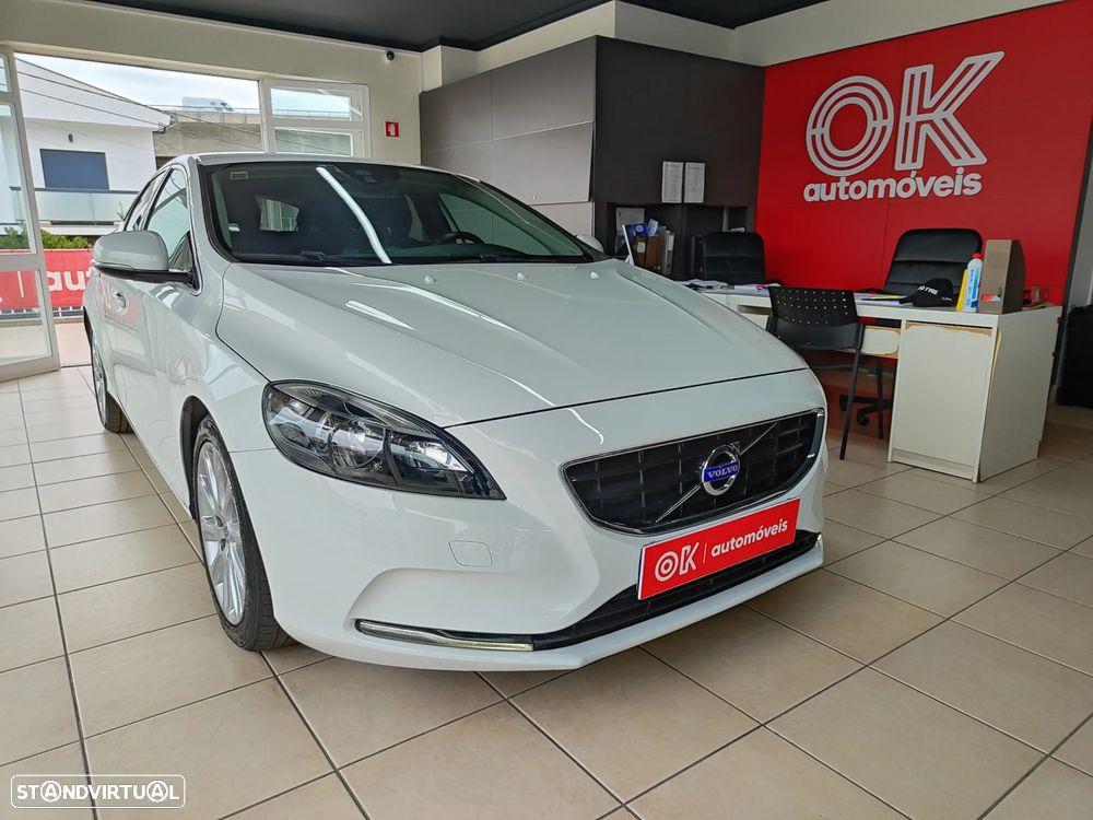 Volvo V40 D2 Momentum - 1