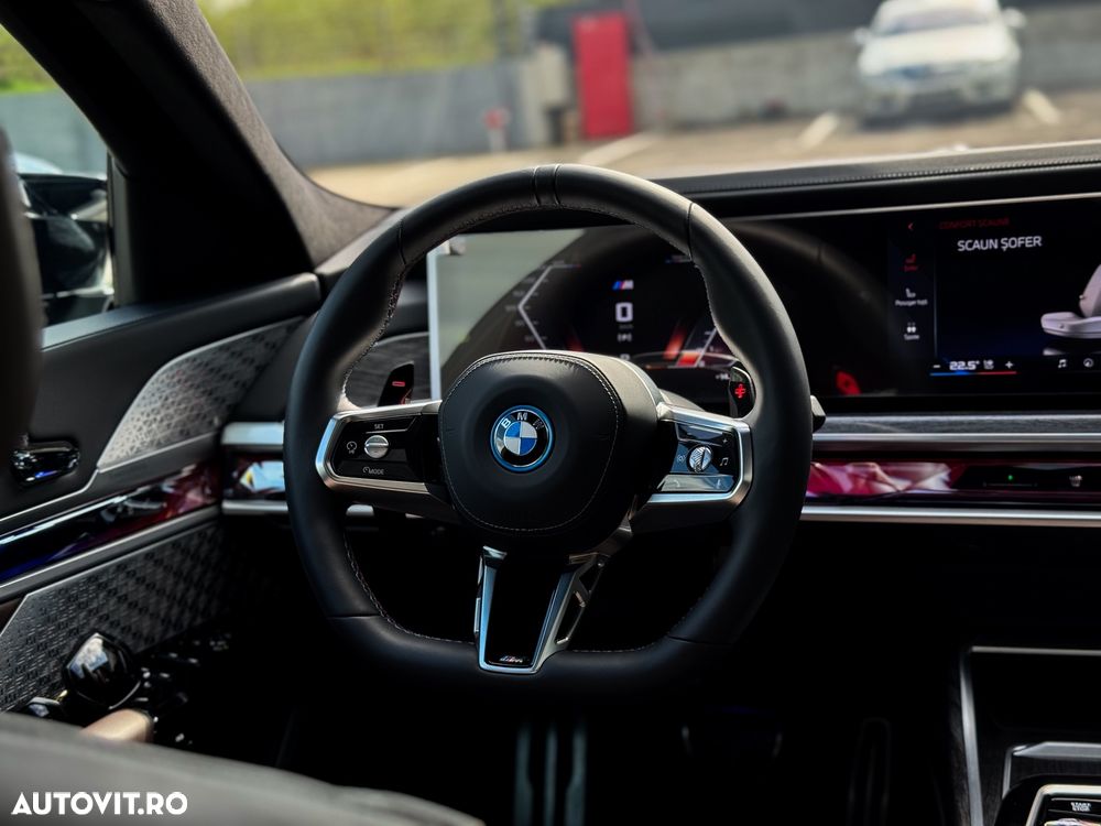 BMW M7 M760e xDrive - 5