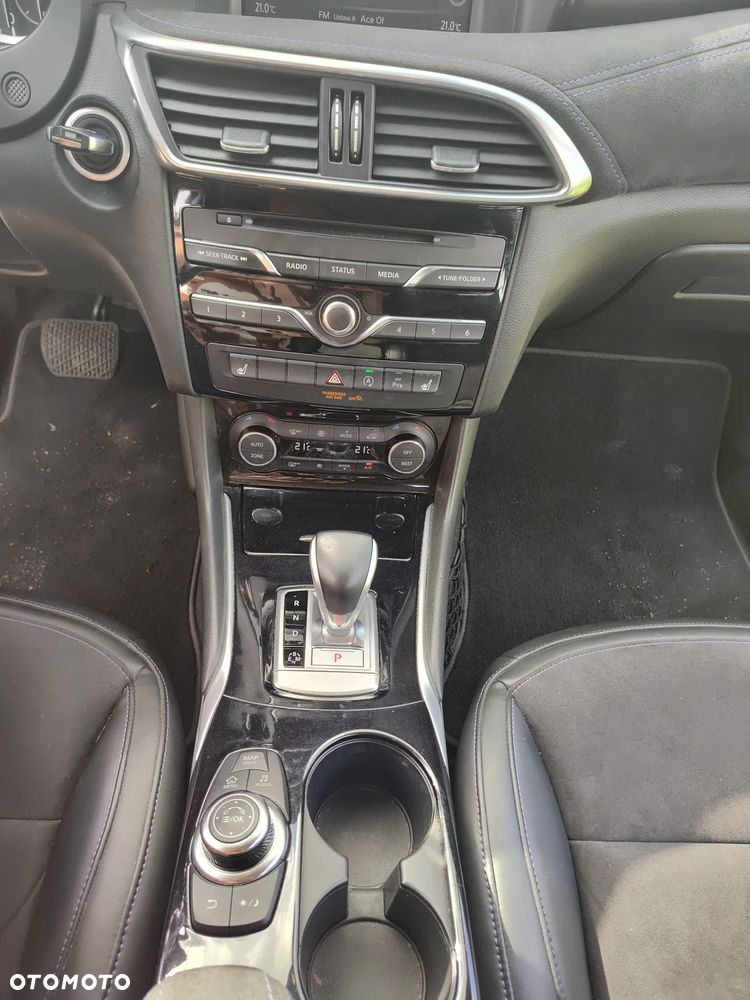 Infiniti Q30 - 9
