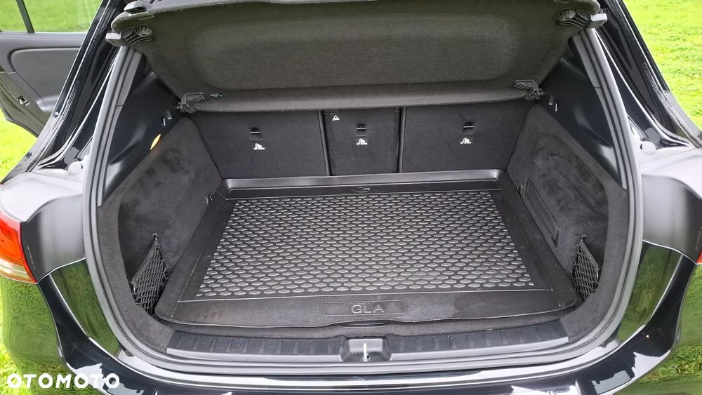 Mercedes-Benz GLA 250 4-Matic - 10